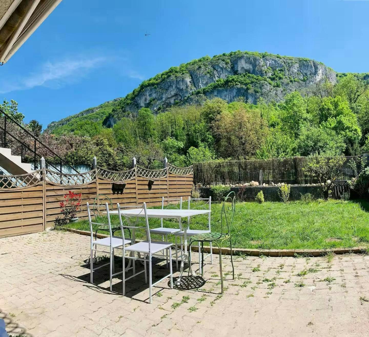 Le Coccoon Ain Apartamento Virignin Exterior foto